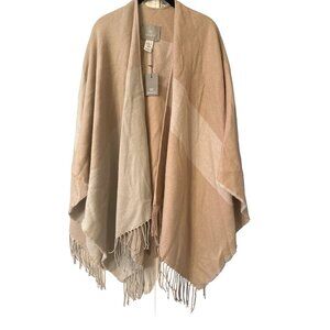 NWT Soia & Kyo‎ Beige & Gray Acrylic Fringe Poncho Shawl